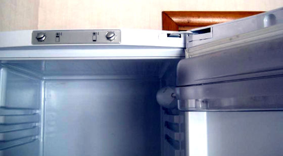 Перевесить двери холодильника в Подольске | Вызов мастера по холодильникам на дом